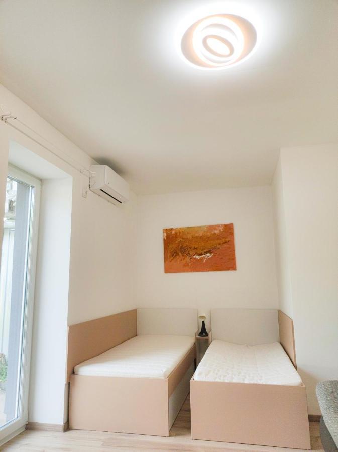 Harmonia Vendeghaz Hotel แซแก็ด ภายนอก รูปภาพ